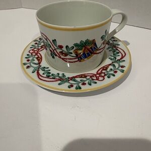 Block spal Portugal whimsy Christmas Holiday Ribbon & Holly Teacup with Saucer